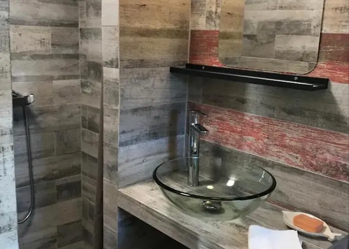 Le Ponton, Douces Villa