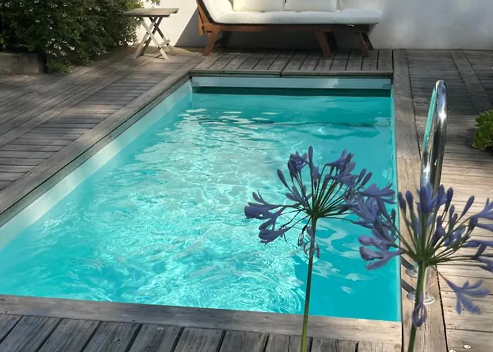 Le Ponton, Douces Villa