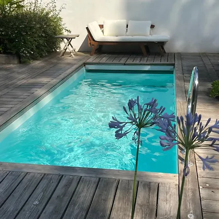 Le Ponton, Douces Villa